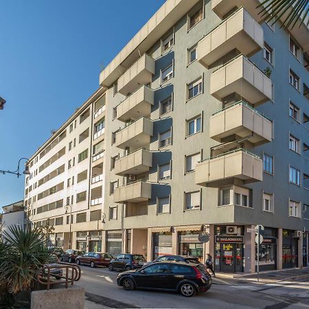 Lucilla Home - Apt Con Wifi Nel Cuore Di Udine Exterior photo